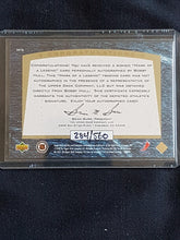 Load image into Gallery viewer, 1998 Upper Deck SP Authentic 284/560 Bobby Hull Auto/Signature #M5 Nrmt-Mt